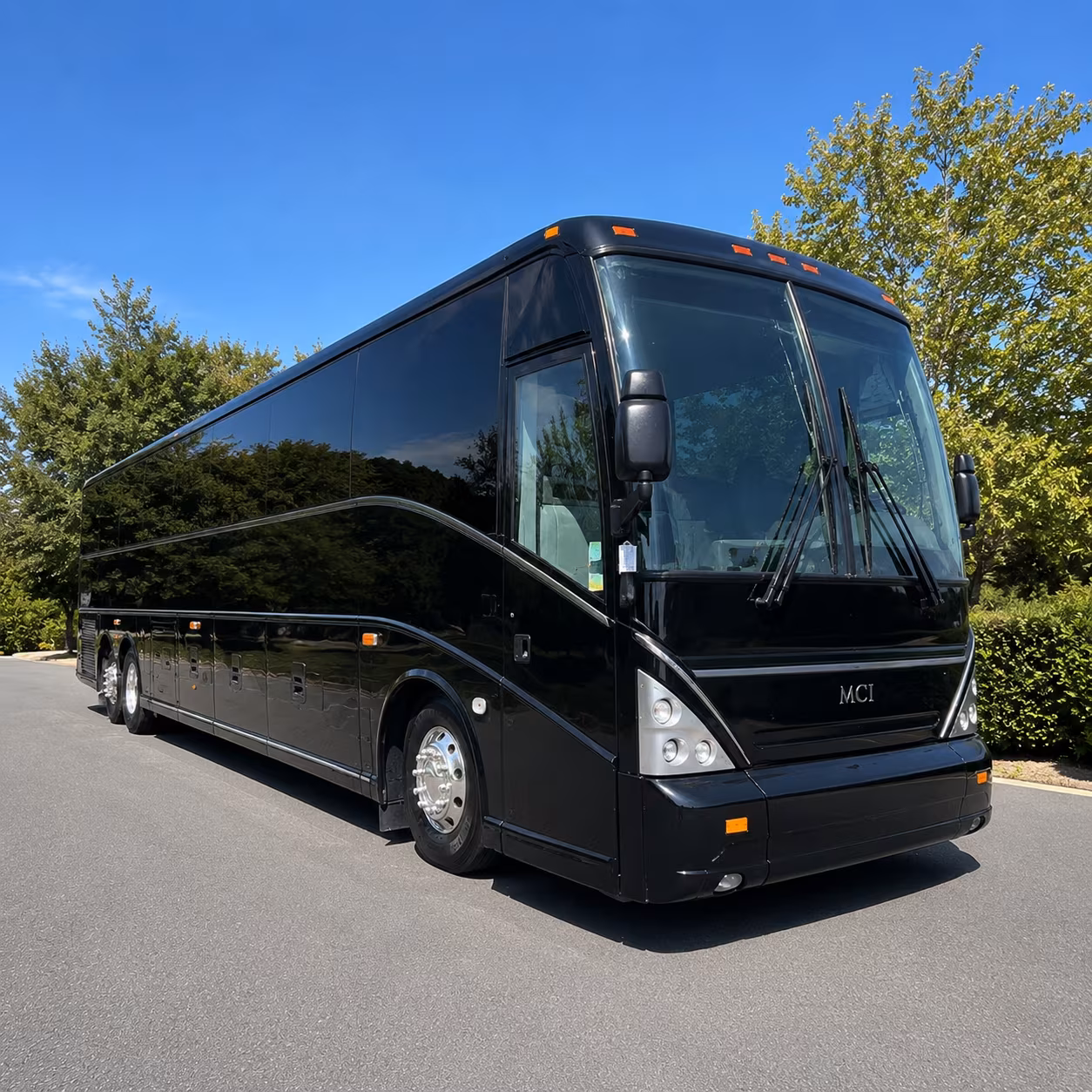 airport arrival shuttles from louis armstrong international to your hotel block