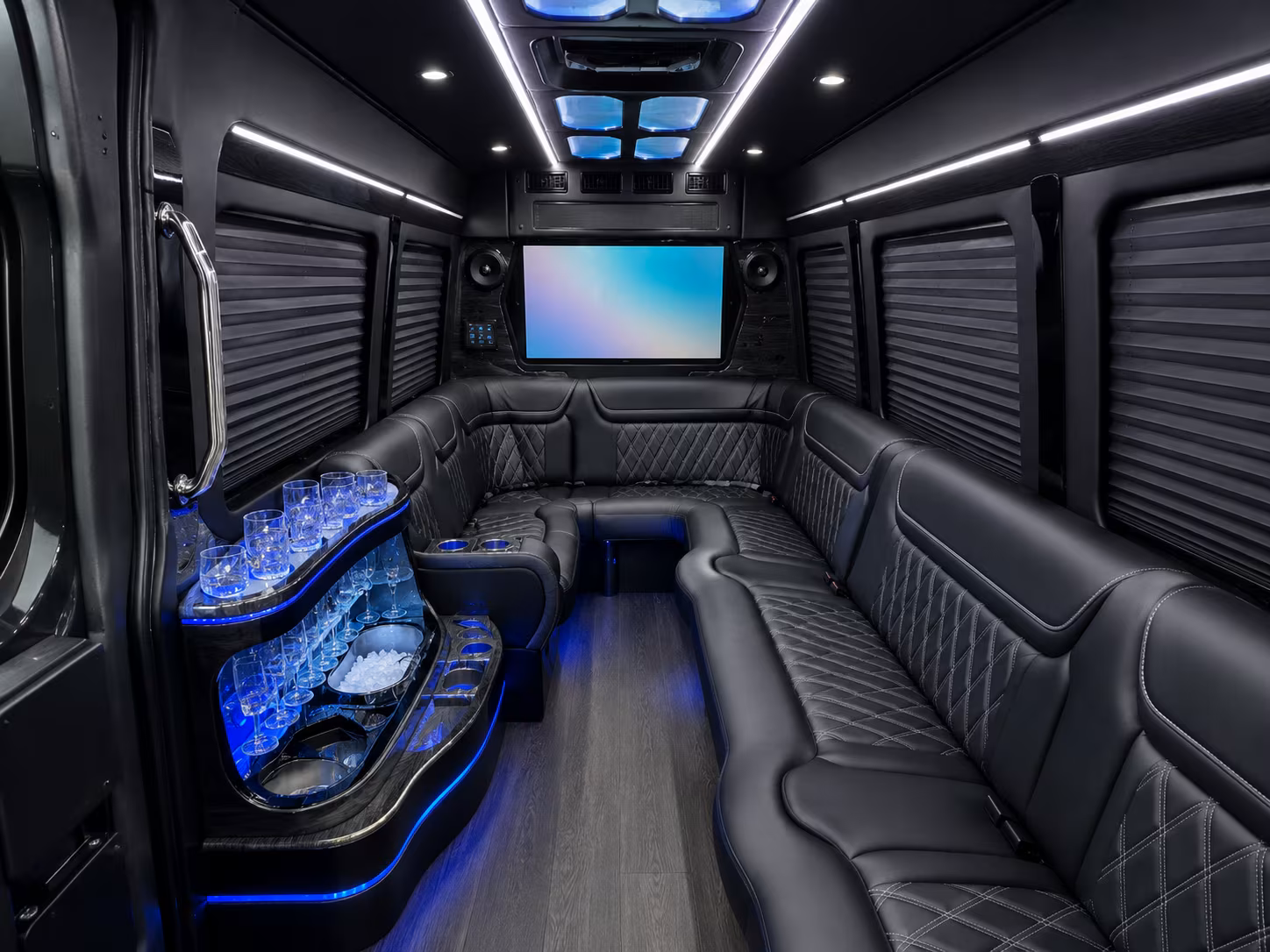 corporate event buses for client entertainment and team dinners in new orleans